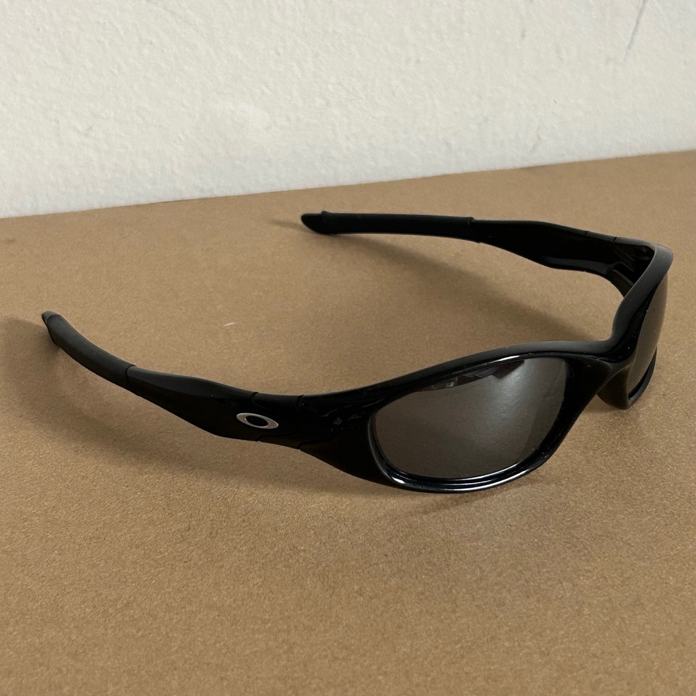 Oakley Minute 2.0 Sunglasses Black Frame Gray Lens 04-515 Y2K Made in USA